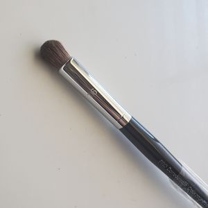 Sephora Collection Pro Dome crease brush #16